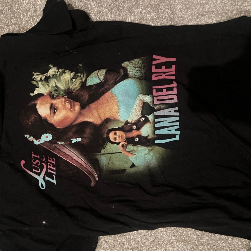 Lana Tee